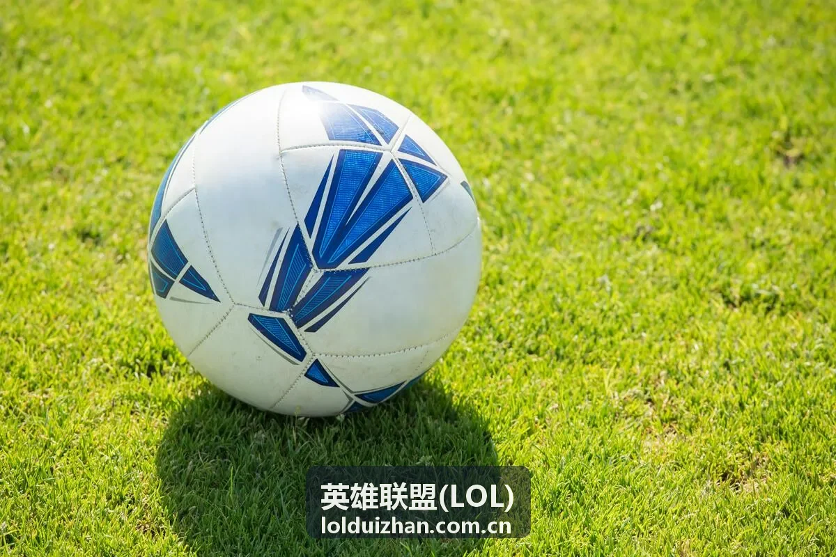 英雄联盟LOL攻略专题与版本资讯入口